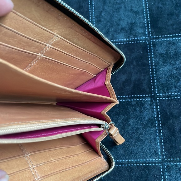 Authentic Coach Chelsea Pebbled Accordion Zip Wallet Black leather Style 8675 - Picture 8 of 9